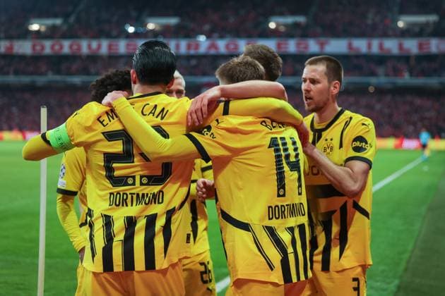 12.03.2025, UEFA Champions League, Achtelfinale, Lille OSC - Borussia Dortmund, Die Spieler des BVB bejubeln das Tor zum 1:2, Lille Stade Pierre Mauroy Decathlon Arena Paris xRHR-FOTO DEx Copyright: DennisxEwert RHR-FOTOx RHR-FOTO DE