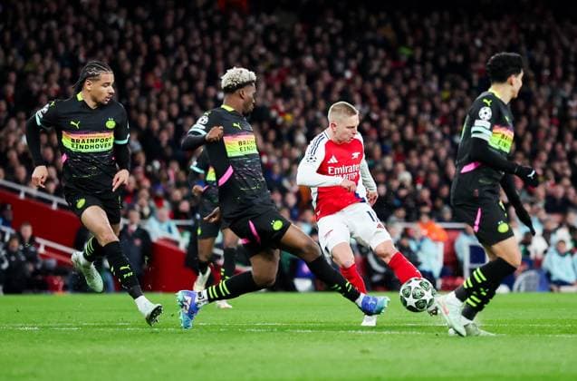 Sport Bilder des Tages Oleksandr Zinchenko of Arsenal scores the opening goal Arsenal v PSV Eindhoven, UEFA Champions League, Round of 16, Second Leg, Football, Emirates Stadium, London, UK - 12 Mar 2025 EDITORIAL USE ONLY No use with unauthorised audio, video, data, fixture lists, club league logos or live services. Online in-match use limited to 120 images, no video emulation. No use in betting, games or single club league player publications. Copyright: xAndrewxFosker Shutterstockx 15188185aj