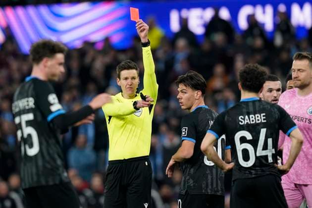 Sport Themen der Woche KW11 Sport Bilder des Tages Birmingham, England, 12th March 2025. Kyriani Sabbe of Club Brugge is shown a red card during the UEFA Champions League match Aston Villa v Club Brugge at Villa Park, Birmingham. Picture credit should read: Andrew Yates Sportimage EDITORIAL USE ONLY. No use with unauthorised audio, video, data, fixture lists, club league logos or live services. Online in-match use limited to 120 images, no video emulation. No use in betting, games or single club league player publications. SPI_025_AY_Villa_Brugge SPI-3740-0025