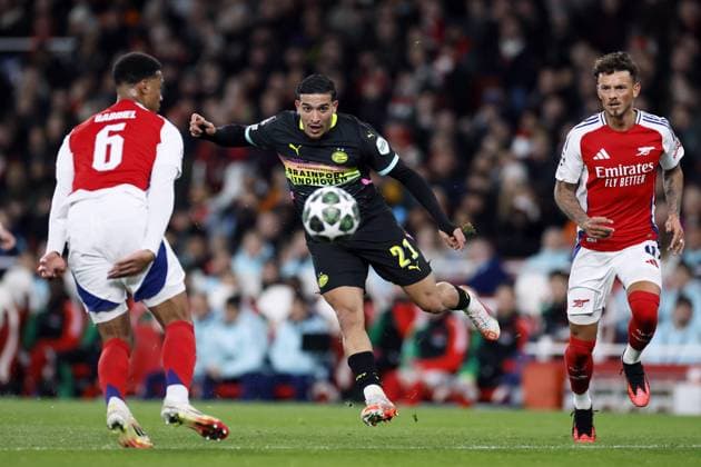 LONDON - (l-r) Gabriel of Arsenal FC, Couhaib Driouech of PSV Eindhoven during the UEFA Champions league match between Arsenal FC and PSV Eindhoven at Emirates Stadium on March 12, 2025 in London, England. ANP KOEN VAN WEEL UEFA Champions League 2024 25 Round of 16 Second Leg 2024 25 xVIxANPxSportx xxANPxIVx 522215442 originalFilename: 522215442.jpg