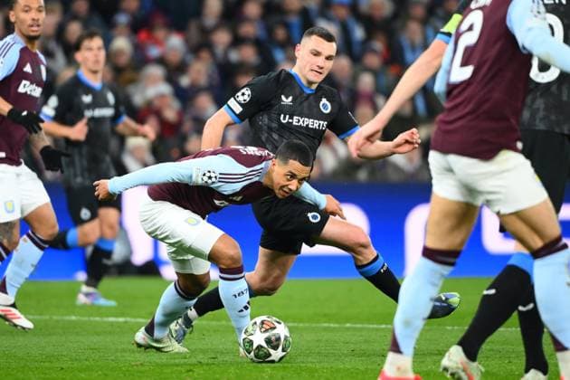 Aston Villa v Club Brugge - UEFA Champions League BIRMINGHAM, ENGLAND - MARCH 12 : Tielemans Youri midfielder of Aston Villa, Jutgla Ferran forward of Club Brugge in action during the UEFA Champions League 2024 25 round of 16 match second leg between Aston Villa and Club Brugge on March 12, 2025 in Birmingham, England, 12 03 2025 Birmingham England  Copyright: xVincentxKalutx