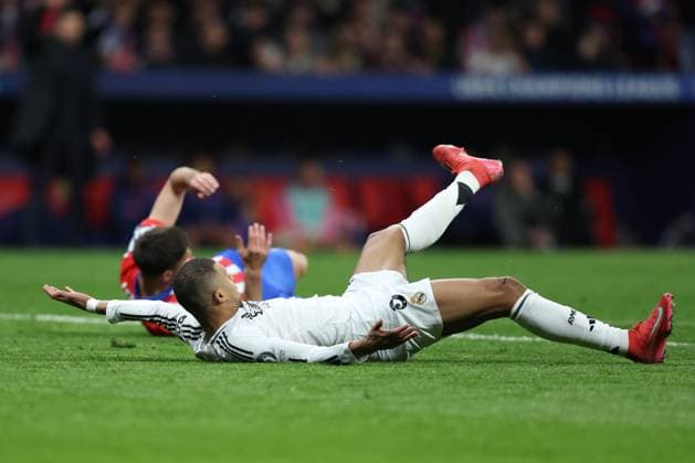 ESP: Atletico de Madrid - Real Madrid. UEFA Champions League match. Round of 16. Second Leg. Kylian Mbappe of Real Madrid penalty during the UEFA Champions League match, Round of 16, second leg, between Atletico de Madrid and Real Madrid played at Riyadh Air Metropolitano Stadium on March 12, 2025 in Madrid Spain. kpng Copyright: xAntonioxPozox xPRESSINPHOTOx AP_250312_ATL_RMA_UCL_060