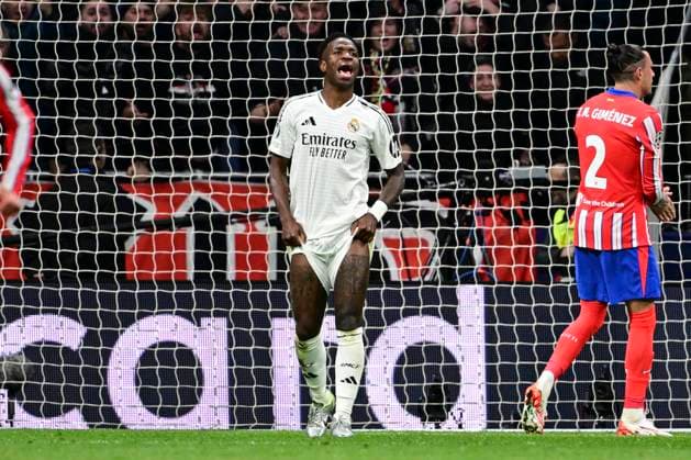 Vinicius Junior 7 ( Madrid ) verschießt Elfmeter, Atletico Madrid vs. Real Madrid , Fussball, Champions League, Achtelfinale Rueckspiel, 12.03.2025 Madrid Madrid Spanien
