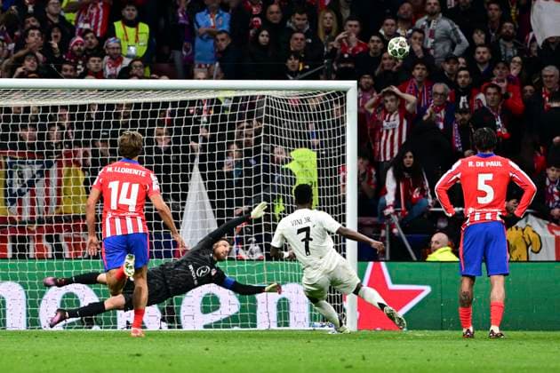 Vinicius Junior 7 ( Madrid ) verschießt Elfmeter, Atletico Madrid vs. Real Madrid , Fussball, Champions League, Achtelfinale Rueckspiel, 12.03.2025 Madrid Madrid Spanien