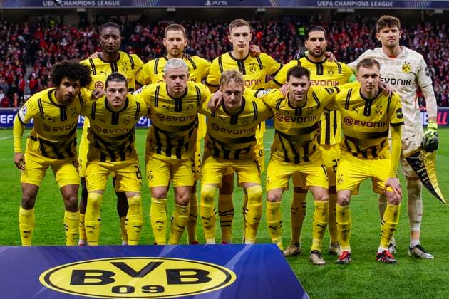 Lille, France - March 12: L-R) Serhou Guirassy, Waldemar Anton, Nico Schlotterbeck, Emre Can, Gregor Kobel, Karim Adeyemi, Marcel Sabitzer, Julian Ryerson, Pascal Gross and Maximilian Beier of Dortmund pose for a team photo prior to the UEFA Champions League 2024 25 Round of 16 Second Leg match between LOSC Lille and Borussia Dortmund at Stade Pierre Mauroy on March 12, 2025 in Lille, France. Lille Stade Pierre Mauroy France Copyright: xJustPictures.ch AntonioxBorgax jp-en-EuSpIm-AB5_Dortmund_Lille_12Mar2025_FR167