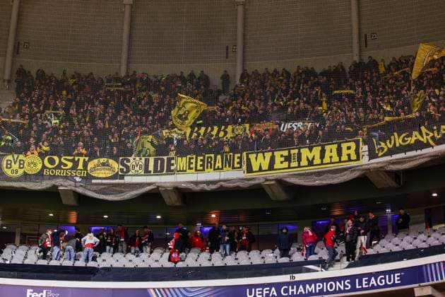Lille, France - March 12: Dortmund supporters having fun during the UEFA Champions League 2024 25 Round of 16 Second Leg match between LOSC Lille and Borussia Dortmund at Stade Pierre Mauroy on March 12, 2025 in Lille, France. Lille Stade Pierre Mauroy France Copyright: xJustPictures.ch AntonioxBorgax jp-en-EuSpIm-AB5_Dortmund_Lille_12Mar2025_FR288