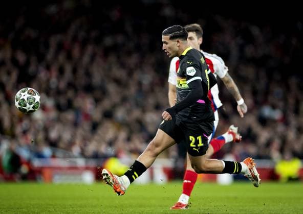 LONDON - Couhaib Driouech of PSV Eindhoven scores the 2-2 during the UEFA Champions league match between Arsenal FC and PSV Eindhoven at Emirates Stadium on March 12, 2025 in London, England. ANP KOEN VAN WEEL UEFA Champions League 2024 25 Round of 16 Second Leg 2024 25 xVIxANPxSportx xxANPxIVx 522227249 originalFilename: 522227249.jpg