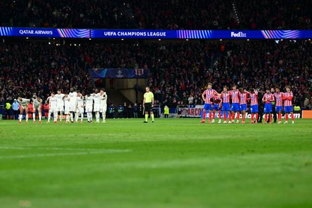 Mannschaften beim Elfmeterschiessen, Atletico Madrid vs. Real Madrid , Fussball, Champions League, Achtelfinale Rueckspiel, 12.03.2025 Madrid Madrid Spanien
