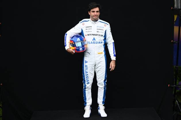 AUSTRALIAN GRAND PRIX, Carlos Sainz of Williams poses during the drivers portrait photo session at Albert Park Circuit in Melbourne, Victoria, Thursday, March 13, 2025. ( NO ARCHIVING, EDITORIAL USE ONLY, NO USE IN BOOKS WITHOUT CONSENT Melbourne Victoria Australia  Copyright: xJoelxCarrettx 20250313164683545251
