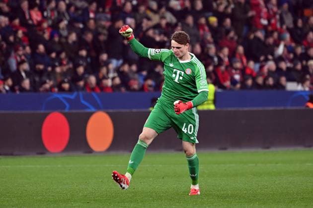 11.03.2025, xjrdrx, Fussball UEFA Champions League, Bayer 04 Leverkusen - Bayern München v.l. Jonas Urbig (FC Bayern Muenchen) celebrate the goal, Der Torjubel zum (DFL DFB REGULATIONS PROHIBIT ANY USE OF PHOTOGRAPHS as IMAGE SEQUENCES and or QUASI-VIDEO) Leverkusen