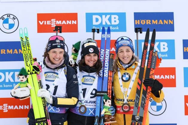 Sport Themen der Woche KW11 Sport Bilder des Tages BIATHLON - IBU WC Pokljuka POKLJUKA,SLOVENIA,13.MAR.25 - BIATHLON - IBU World Cup, 12.5km short individual, ladies. Image shows Hanna Oeberg (SWE), Julia Simon (FRA) and Franziska Preuss (GER).  GEPAxpictures xMaticxKlansek