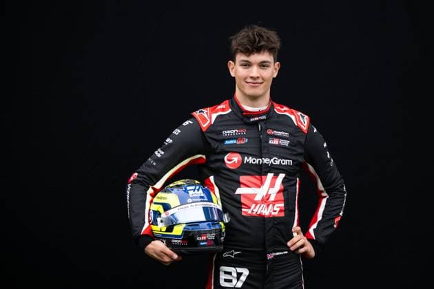 Oliver Bearman (MoneyGram Haas F1 Team, 87) mit Helm, AUS, Formel 1 Weltmeisterschaft, Luis Vuitton Grand Prix von Australien, Albert Park Circuit Melbourne, Media Day, Saison 2025, 13.03.2025 AUS, Formel 1 Weltmeisterschaft, Luis Vuitton Grand Prix von Australien, Albert Park Circuit Melbourne, Media Day, Saison 2025, 13.03.2025 Melbourne Copyright: xEibner-Pressefoto Memmlerx EP_MMR