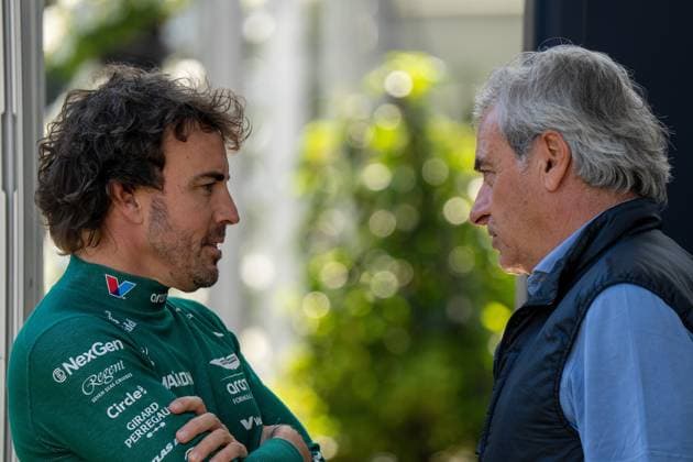 FORMULA 1 AUSTRALIAN GRAND PRIX 2025 MEDIA DAY FERNANDO ALONSO (SPA) of Aston Martin 14 with CARLOS SAINZ SR during the FORMULA 1 LOUIS VUITTON AUSTRALIAN GRAND PRIX 2025 MEDIA DAY at Albert Park Circuit, Melbourne, Australia on 13 March 2025 Credit: Antoine Lapeyre Every Second Media Editorial use only. All images are copyright Every Second Media Limited. No images may be reproduced without prior permission. Copyright: xIMAGO EveryxSecondxMediax ESM-1366-0085 AntoinexLapeyrex xEveryxSecondxMediax