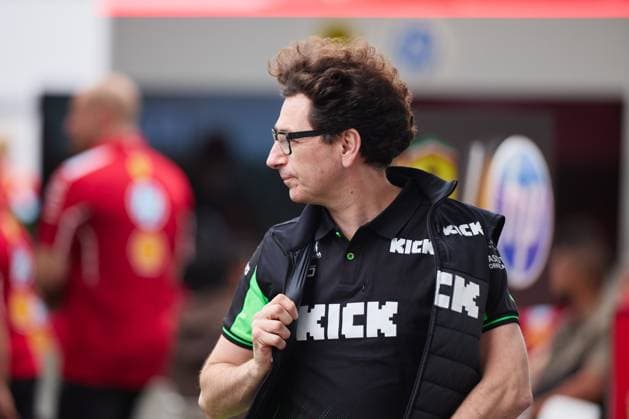13.03.2025, xrarjax, Motorsport FIA Formel 1, Großer Preis von Australien 2025 v.l. Mario Binotto (Sauber F1 Team) (FIA REGULATIONS PROHIBIT ANY USE OF PHOTOGRAPHS as IMAGE SEQUENCES and or QUASI-VIDEO) Melbourne