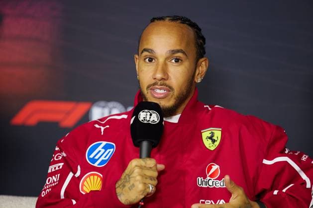 13.03.2025, xrarjax, Motorsport FIA Formel 1, Großer Preis von Australien 2025 v.l. Lewis Hamilton (Ferrari) Startnummer 44 (FIA REGULATIONS PROHIBIT ANY USE OF PHOTOGRAPHS as IMAGE SEQUENCES and or QUASI-VIDEO) Melbourne