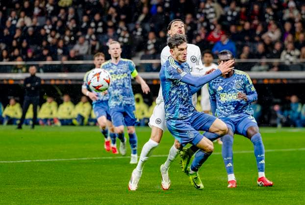 Eintracht Frankfurt forwarder Hugo Ekitike, AFC Ajax Amsterdam defender Ahmetcan Kaplan during the match Eintracht - Ajax at the for the UEFA Europa League - Round of 16 - 2st leg season 2024-2025 in FRANKFURT, Germany on 13 march 2025, (photo by Marcel van Dorst EYE4images DeFodi Images)