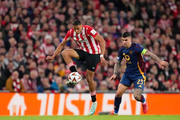 Athletic Club v AS Roma - UEFA Europa League 2024 25 Round of 16 Second Leg Maroan Sannadi central midfield of Athletic Club and Spain and Gianluca Mancini centre-back of Roma and Italy compete for the ball during the UEFA Europa League 2024 25 Round of 16 Second Leg match between Athletic Club and AS Roma at Estadio de San Mames on March 13, 2025 in Bilbao, Spain. Bilbao Basque Country Spain  Copyright: xJosexBretonx originalFilename:bretonhernandez-athletic250313_npQWP.jpg