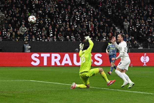 13.03.2025, xpsx, Fussball UEFA Europa League, Eintracht Frankfurt - Ajax Amsterdam v.l. Mario Götze Goetze (Eintracht Frankfurt) Torschuetze, erzielt das Tor, Treffer, scores the goal 2:0 Matheus (Ajax Amsterdam) (DFL DFB REGULATIONS PROHIBIT ANY USE OF PHOTOGRAPHS as IMAGE SEQUENCES and or QUASI-VIDEO) Frankfurt am Main
