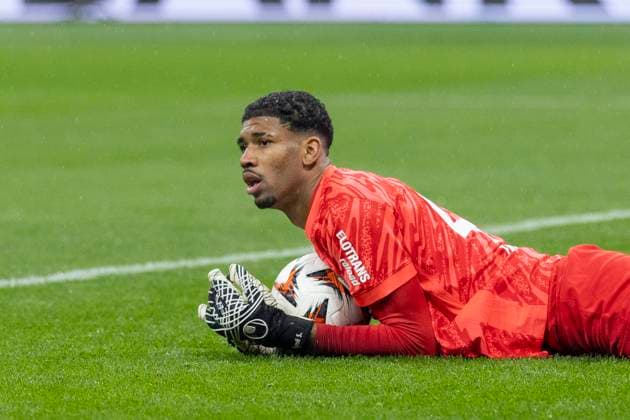 RECORD DATE NOT STATED UEFA Europa League: Eintracht Frankfurt - Ajax Amsterdam, 13.03.2025 Kaua Santos (Eintracht Frankfurt 40) mit den Ball in den Händen, Freisteller, Portrait Porträt, Eintracht Frankfurt - Ajax Amsterdam, Frankfurt, Deutsche Bank Park, 13.3.2025 Copyright: xBEAUTIFULxSPORTS Gawlikx