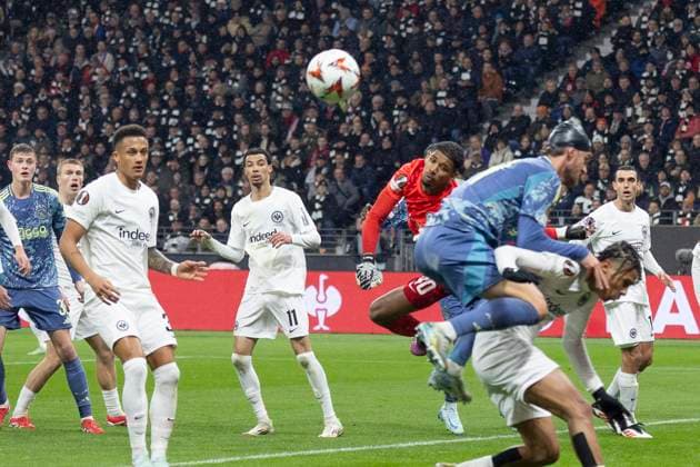 RECORD DATE NOT STATED UEFA Europa League: Eintracht Frankfurt - Ajax Amsterdam, 13.03.2025 Kaua Santos (Eintracht Frankfurt 40) hat einen Balll abgewehrt, Tuta (Eintracht Frankfurt 35) & Jean Bahoya (Eintracht Frankfurt 19) & Daniele Rugani (Ajax Amsterdam 24), Eintracht Frankfurt - Ajax Amsterdam, Frankfurt, Deutsche Bank Park, 13.3.2025 Copyright: xBEAUTIFULxSPORTS Gawlikx