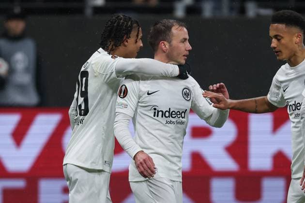 UEFA Europa League - Eintracht Frankfurt - Ajax Amsterdam am 13.03.2025 im Deutsche Bank Park in Frankfurt Jubel, Torjubel, Torschuetze, Torschütze Mario Götze Goetze Gotze (Frankfurt 27) jubelt nach seinem Tor zum 2 zu 0 mit der Mannschaft, u.a. mit Jean Matteo Bahoya (Frankfurt 19) , Tuta Lucas Silva Melo (Frankfurt 35)