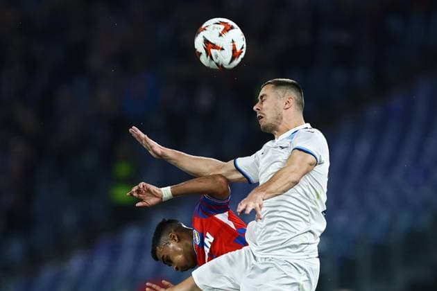 Sport Bilder des Tages March 13, 2025, Rome, Italy: Adam Marusic of Lazio goes for a header during the UEFA Europa League, Round of 16, 2nd leg football match between SS Lazio and Viktoria Plzen at Olimpico Stadium in Rome, Italy, 13 March 2025. ANSA FEDERICO PROIETTI Soccer: UEFA Europa League; Lazio-Viktoria Plzen  - ZUMAa110 20250313_zaf_a110_047 Copyright: xFedericoxProiettix