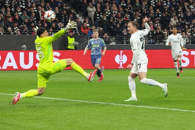 Das 2:0 durch Mario Goetze (Eintracht Frankfurt 27), Eintracht Frankfurt vs Ajax Amsterdam, Fussball, UEFA Europa League, Achtelfinale, Rueckspiel, 13.03.2025 Frankfurt Hessen Deutschland