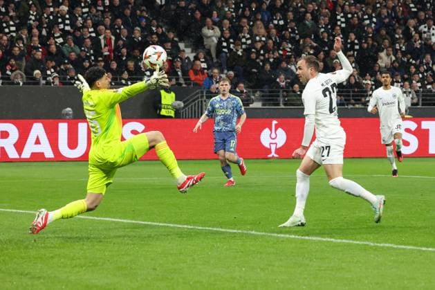 Das 2:0 durch Mario Goetze (Eintracht Frankfurt 27), Eintracht Frankfurt vs Ajax Amsterdam, Fussball, UEFA Europa League, Achtelfinale, Rueckspiel, 13.03.2025 Frankfurt Hessen Deutschland