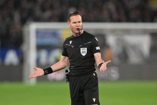 Foto IPP Roberto Ramaccia Roma 13 3 2025 Calcio Uefa Europa League Ottavi di Finale-ritorno 2024 2025 Lazio vs Victoria Plzen Nella foto l arbitro Danny Makkelie Italy Photo Press - World Copyright Roma italy Italia ITALY  Copyright: xR4924_italyphotopressx