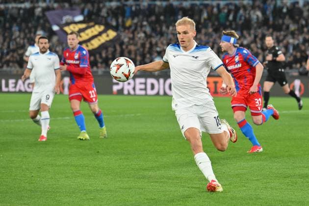 Foto IPP Roberto Ramaccia Roma 13 3 2025 Calcio Uefa Europa League Ottavi di Finale-ritorno 2024 2025 Lazio vs Victoria Plzen Nella foto Gustav Isaksen in azione palla al piede Italy Photo Press - World Copyright Roma italy Italia ITALY  Copyright: xR4924_italyphotopressx