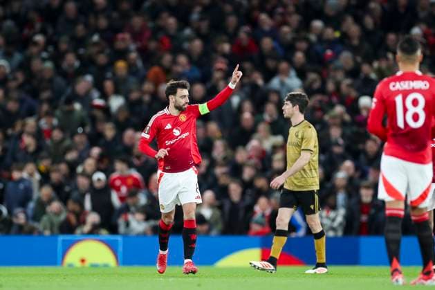 Manchester United, ManU FC v Real Sociedad Manchester United midfielder Bruno Fernandes (8) scores a GOAL 1-1 and celebrates™during the Manchester United FC v Real Sociedad UEFA Europa League Round of 16, 2nd Leg match at Old Trafford, Manchester, England, United Kingdom on 13 March 2025 Credit: Phil Duncan Every Second Media Editorial use only. All images are copyright Every Second Media Limited. No images may be reproduced without prior permission. Copyright: xIMAGO EveryxSecondxMediax ESM-1371-0019 PhilxDuncanx xEveryxSecondxMediax
