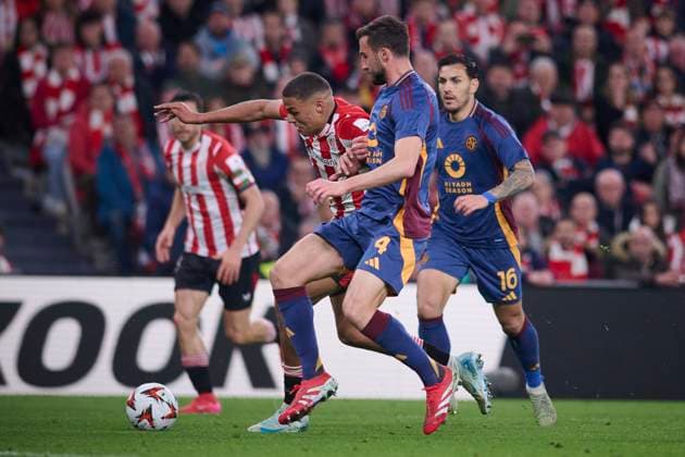 ATHLETIC DE BILBAO v AS ROMA. UEFA EUROPA LEAGUE 2024 2025. ROUND OF 16. Athletic de Bilbao s Maroan Sannadi (l) and AS Roma™s Bryan Crsitante (r) during UEFA Europa League 2024 2025 Round of 16 2nd leg match. March 13,2025. (ALTERPHOTOS Jorge Ropero) BilbaoSpain  Copyright: xJorgexRoperox