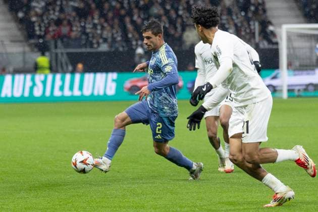RECORD DATE NOT STATED UEFA Europa League: Eintracht Frankfurt - Ajax Amsterdam, 13.03.2025 Lucas Rosa (Ajax Amsterdam 2) am Ball & Nathaniel Brown (Eintracht Frankfurt 21), Eintracht Frankfurt - Ajax Amsterdam, Frankfurt, Deutsche Bank Park, 13.3.2025 Copyright: xBEAUTIFULxSPORTS Gawlikx