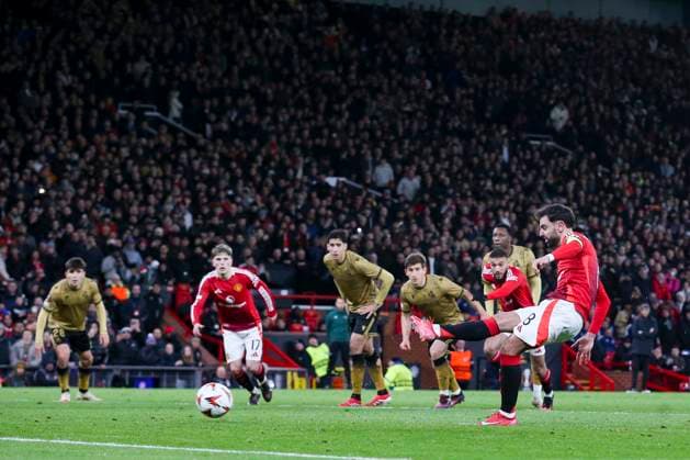 Manchester United, ManU FC v Real Sociedad Manchester United midfielder Bruno Fernandes (8) scores a GOAL 2-1 penalty kickduring the Manchester United FC v Real Sociedad UEFA Europa League Round of 16, 2nd Leg match at Old Trafford, Manchester, England, United Kingdom on 13 March 2025 Credit: Phil Duncan Every Second Media Editorial use only. All images are copyright Every Second Media Limited. No images may be reproduced without prior permission. Copyright: xIMAGO EveryxSecondxMediax ESM-1371-0035 PhilxDuncanx xEveryxSecondxMediax