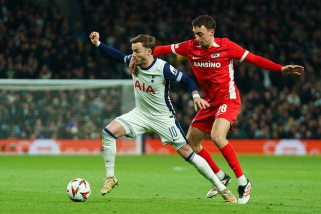 Tottenham Hotspur FC v AZ Alkmaar James Maddison of Tottenham Hotspur under pressure from Zico Buurmeester of AZ Alkmaar during the Tottenham Hotspur FC v AZ Alkmaar UEFA Europa League Round of 16, 2nd Leg match at Tottenham Hotspur Stadium, London, United Kingdom on 13 March 2025 Credit: Dylan Hepworth Every Second Media Editorial use only. All images are copyright Every Second Media Limited. No images may be reproduced without prior permission. Copyright: xIMAGO EveryxSecondxMediax ESM-1363-0034 DylanxHepworthx xEveryxSecondxMediax