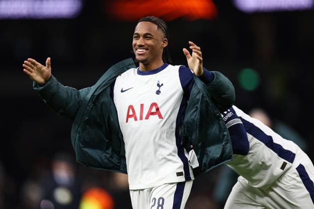 Tottenham Hotspur v AZ Alkmaar 13 March 2025, London - UEFA Europa League - Round of 16 - Second Leg - Tottenham Hotspur v AZ Alkmaar - Wilson Odobert of Tottenham Hotspur celebrates victory with Pape Matar Sarr of Tottenham Hotspur - Photo: Jacques Feeney Offside. London UK Copyright: xJacquesxFeeneyx xOffsidexOffside