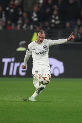2025.03.13 xJAx UEFA EUROPA LEAGUE Eintracht Frankfurt - AFC Ajax Amsterdam v.l.,Mario Götze (Eintracht Frankfurt) schiesst das Tor zum 4:1, (DFL DFB REGULATIONS PROHIBIT ANY USE OF PHOTOGRAPHS as IMAGE SEQUENCES and or QUASI-VIDEO) Copyright: JoaquimxFerreira