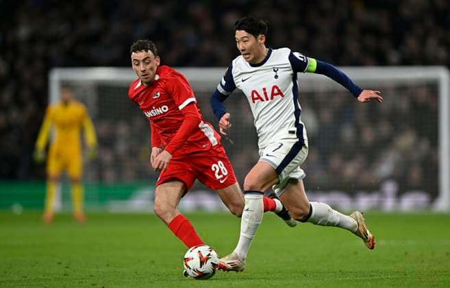 Tottenham Hotspur V AZ Alkmaar, Europa Conference League. Son Heung-min (Spurs) goes past Zico Buurmeester (AZ Alkmaar) during the Tottenham Hotspur V AZ Alkmaar UEFA Europa Conference League match at the Tottenham Hotspur Stadium, London. Tottenham Tottenham Hotspur Stadium UK Copyright: xMartinxDaltonx Spurs_v_AZAlkmaar_130315_MD_043