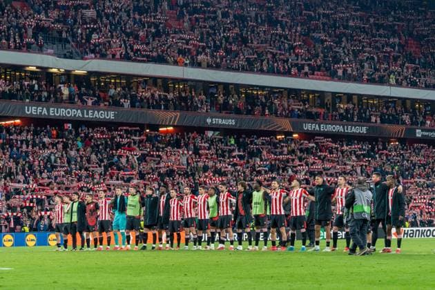 Bilbao, Spain, March 13th 2025 Athletic de Bilbao celebrate with fans after beating AS Roma in the UEFA Europa League match between Athletic de Bilbao and AS Roma at San Mames in Bilbao, Spain (Andres Lopez Sheridan SPP) Copyright: xAndresxLopezxSheridanxx xSPPx spp-en-AnLoShSp-ATH-ROM-70