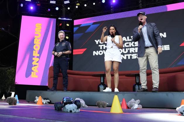 March 14, 2025: CHRISTIAN HORNER Team Principal of Red Bull Racing competes in a remote control car race at the Fan Form Stage at the 2025 Australian Formula 1 Grand Prix on March 14, 2025 in Melbourne, VIC Australia - ZUMAa155 20250314_aaa_a155_037 Copyright: xChristopherxKhouryx