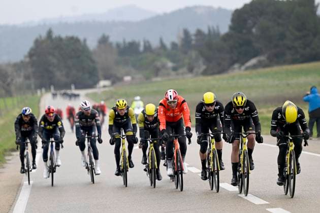 Paris - Nice 2025 - stage 6 BERRE L ETANG, FRANCE - MARCH 14 : riders of Team Visma Lease a Bike during stage 6 of the 83th edition of the Paris - Nice cycling race, a stage of 209,8km with start in Saint-Julien-en-Saint-Alban and finish in Berre L Etang on March 14, 2025 in Berre L Etang, France, 14 03 2025 ( Motordriver Kenny Verfaillie - Berre L Etang France  Copyright: xNicoxVereeckenx