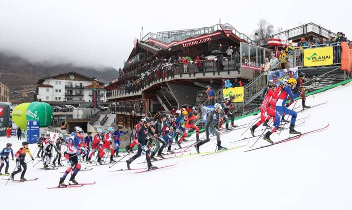 Bilder des Jahres 2025, Sport 03 März Sport Themen der Woche KW11 Sport Bilder des Tages SKI MOUNTAINEERING - ISMF WC Schladming SCHLADMING,AUSTRIA,14.MAR.25 - SKI MOUNTAINEERING - ISMF World Cup, vertical race. Image shows athletes.  GEPAxpictures xHaraldxSteiner