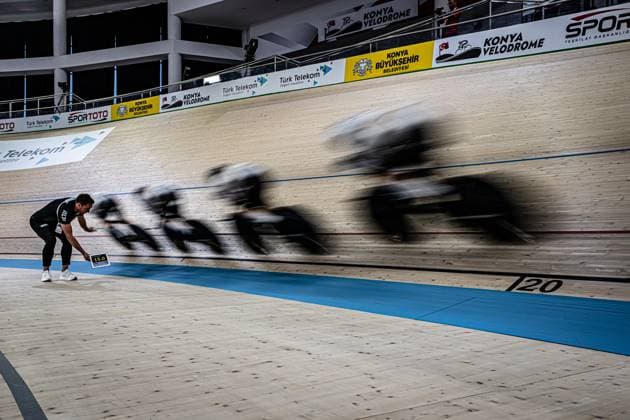 Germany: UCI Track cycling, Rad, Radsport, Bahnrad, Bahn Nations Cup Konya 2025 BRÄUTIGAM Messane - BRAUßE Franziska - KLEIN Lisa - SÜßEMILCH Laura ( GER ) Germany KORFF Andre ( GER ) - Coach - Querformat - quer - horizontal - Landscape - Event Veranstaltung: UCI Track Cycling Nations Cup 2025 - Category Kategorie: Cycling - Track Cycling Nations Cup - Elite Women - Location Ort: Asia - Turkey - Konya - Velodrom Konya - Discipline: Team Pursuit - Distance: 4000 m - Date Datum: 14.03.2025 Friday Day 1 -