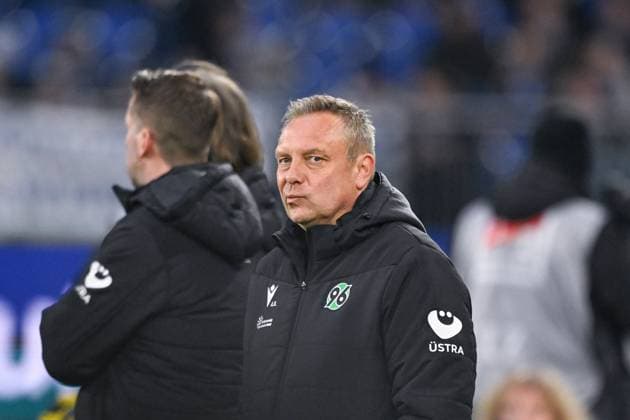 14.03.2025, Fussball, 2. Bundesliga, 26. Spieltag Saison 2024 2025, FC Schalke 04 - Hannover 96, Trainer AndrÃ Breitenreiter (Hannover 96) xRHR-FOTO TKx