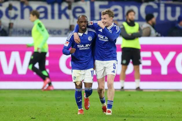 Sport Themen der Woche KW11 Sport Bilder des Tages Christopher Antwi-Adjei (FC Schalke 04) bejubelt seinen Treffer zum 1:0 mit Derry John Murkin (FC Schalke 04), 2. Bundesliga, FC Schalke 04 vs Hannover 96, Veltins-Arena am 14. March 2025 in Gelsenkirchen, Deutschland. (Foto von Marco Steinbrenner DeFodi Images) Christopher Antwi-Adjei (FC Schalke 04) celebrates after scoring his teams first goal1 with Derry John Murkin (FC Schalke 04), 2. Bundesliga, FC Schalke 04 vs Hannover 96, Veltins-Arena, March 14, 2025 in Gelsenkirchen, Germany. (Photo by Marco Steinbrenner DeFodi Images) DFB DFL REGULATIONS PROHIBIT ANY USE OF PHOTOGRAPHS AS IMAGE SEQUENCES AND OR QUASI-VIDEO. *** Christopher Antwi Adjei FC Schalke 04 celebrates scoring his teams first goal1 with Derry John Murkin FC Schalke 04 , 2 Bundesliga, FC Schalke 04 vs Hannover 96, Veltins Arena, March 14, 2025 in Gelsenkirchen, Germany Photo by Marco Steinbrenner DeFodi Images Christopher Antwi Adjei FC Schalke 04 celebrates after scoring his teams first goal1 with Derry John Murkin FC Schalke 04 , 2 Bundesliga, FC Schalke 04 vs Hannover 96, Veltins Arena, March 14, 2025 in Gelsenkirchen, Germany Photo by Marco Steinbrenner DeFodi Images DFB DFL REGULATIONS PROHIBIT ANY USE OF PHOTOGRAPHS AS IMAGE SEQUENCES AND OR QUASI VIDEO