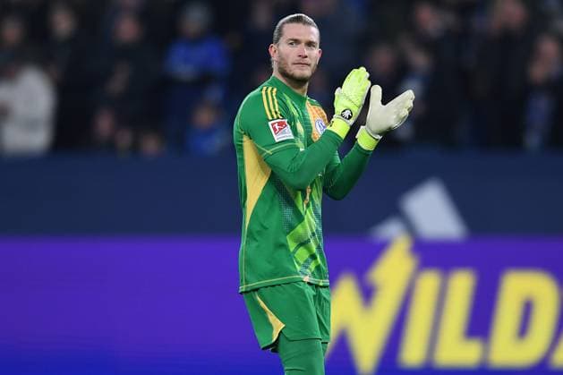Fußball 2. Bundesliga 26. Spieltag FC Schalke 04 - Hannover 96 am 14.03.2025 in der Veltins Arena in Gelsenkirchen Loris Karius ( Schalke ) bejubelt den Treffer zum 1:0 durch Christopher Antwi-Adjei ( Schalke ) DFL regulations prohibit any use of photographs as image sequences and or quasi-video.