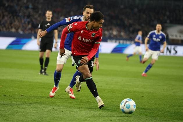 Monju Momuluh (Hannover 96) beim Spiel der 2. BL (Saison 2024 25) FC Schalke 04 - Hannover 96 Copyright: Thomas Pakusch
