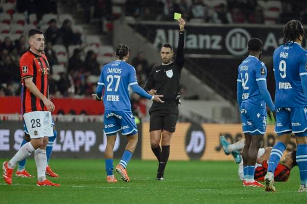 FOOTBALL : OGC Nice vs AJ Auxerre - ligue 1 - 14 3 25 Auxerre s midfielder 27 KÃ vin Danois receive a yellow card during the during the French L1 football match between OGC Nice and AJ Auxerre at Allianz Riviera Stadium of Nice, south France, on March 14, 2025. NICEFrance  Copyright: xfredxDIDES psnewzx