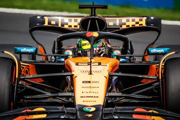 March 15, 2025: MELBOURNE, AUSTRALIA - MARCH 15: Oscar Piastri of Australia drives the McLaren Formula 1 Team MCL39 during third practice in the 2025 Australian Grand Prix at Albert Park in Melbourne, Australia - ZUMAp121 20250315_zsp_p121_020 Copyright: xChrisxPutnamx