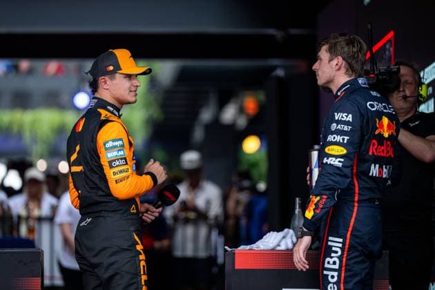 Lando Norris (McLaren Formula 1 Team, 04) spricht mit Max Verstappen (Oracle Red Bull Racing, 01), AUS, Formel 1 Weltmeisterschaft, Luis Vuitton Grand Prix von Australien, Albert Park Circuit Melbourne, Qualifying, Saison 2025, 15.03.2025 AUS, Formel 1 Weltmeisterschaft, Luis Vuitton Grand Prix von Australien, Albert Park Circuit Melbourne, Qualifying Day, Saison 2025, 15.03.2025 Melbourne Copyright: xEibner-Pressefoto Memmlerx EP_MMR
